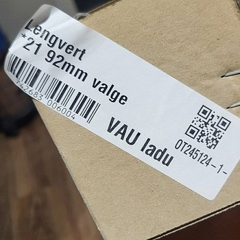 Müüa vertikaalleng 2100*92 Valge