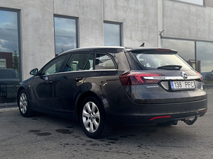 Opel Insignia (5 foto / 13)
