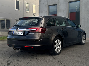 Opel Insignia (6 foto / 13)