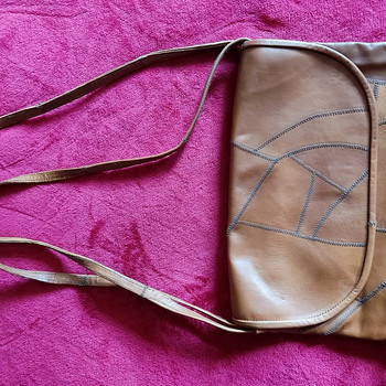 Ilus helepruuni värvi vintage õlakott