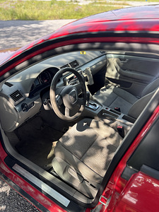 Audi A4 2.5 TDI (9 фото из 11)