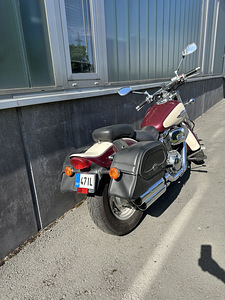 Suzuki VZ 800 (2 foto / 4)