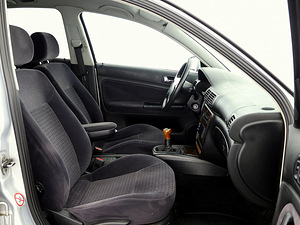 Volkswagen Passat Comfortline 1.8 92kW (6 фото из 7)
