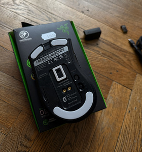 Мышь Razer Deathadder V2 Pro (3 фото из 6)