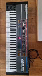 Продам Roland Juno 106 (1 фото из 3)