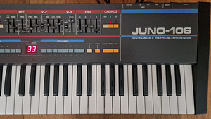 Продам Roland Juno 106 (2 фото из 3)