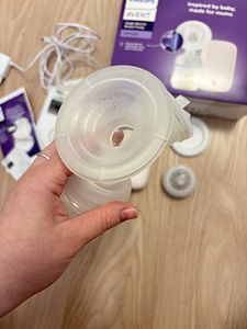 Молокоотсос Philips Avent Single Electric Breast Pump SCF395 (3 фото из 7)