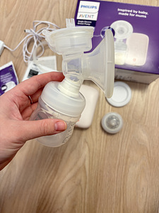 Молокоотсос Philips Avent Single Electric Breast Pump SCF395 (6 фото из 7)