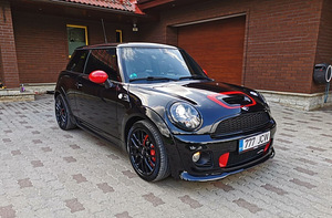 MINI John Cooper Works (JCW) (1 фото из 7)