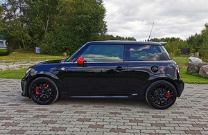 MINI John Cooper Works (JCW) (3 фото из 7)