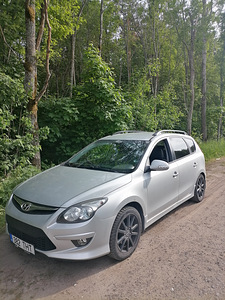 Hyundai i30 CW 1.6, рестайлинг, автомат (1 фото из 8)