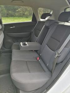 Hyundai i30 CW 1.6, рестайлинг, автомат (7 фото из 8)