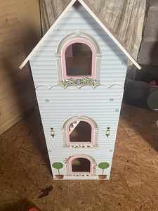 Кукольный домик (4 фото из 4)
