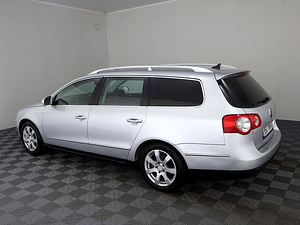 Volkswagen Passat Highline 2.0 TDI 125kW (4 фото из 7)