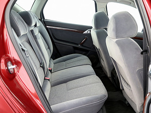 Peugeot 407 Elegance ATM 2.0 103kW (7 фото из 8)