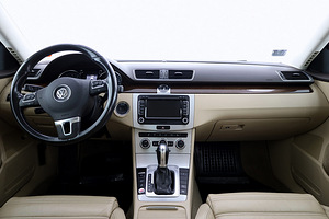 Volkswagen Passat Highline Facelift ATM 2.0 155kW (5 фото из 7)