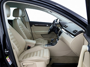 Volkswagen Passat Highline Facelift ATM 2.0 155kW (6 фото из 7)