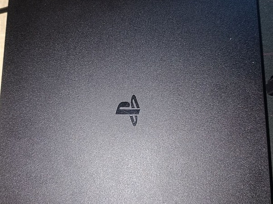 Playstation 4 slim