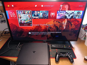 Playstation 4 slim (4 foto / 6)