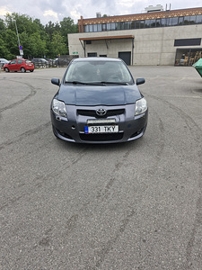 Toyota Auris (1 фото из 5)