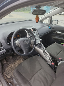 Toyota Auris (3 фото из 5)