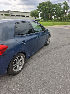Toyota Auris (4 фото из 5)