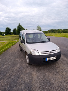 Автомобиль Citroen Berlingo (1 фото из 15)
