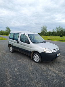 Автомобиль Citroen Berlingo (5 фото из 15)