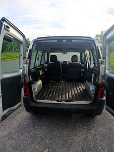 Автомобиль Citroen Berlingo (8 фото из 15)