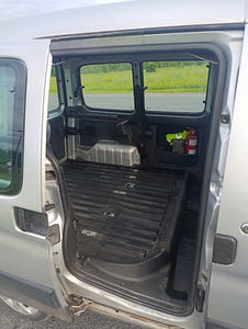 Автомобиль Citroen Berlingo (6 фото из 15)