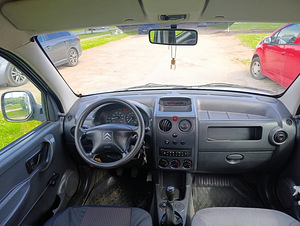Автомобиль Citroen Berlingo (9 фото из 15)