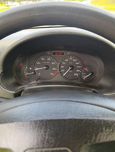 Автомобиль Citroen Berlingo (14 фото из 15)