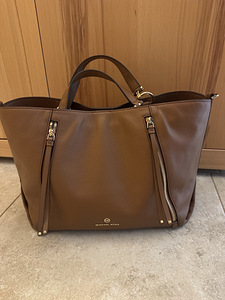 Новая кожаная сумка Michael Kors (1 фото из 4)