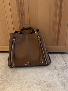 Новая кожаная сумка Michael Kors (4 фото из 4)