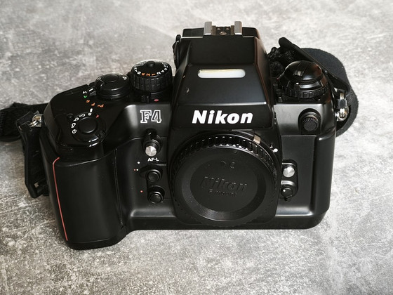 Nikon F4