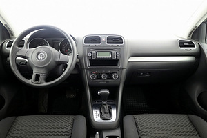 Volkswagen Golf Comfortline ATM 1.2 77kW (5 фото из 8)