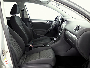 Volkswagen Golf Comfortline ATM 1.2 77kW (6 фото из 8)