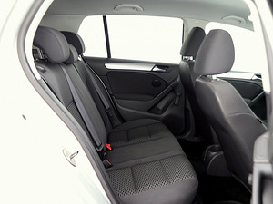 Volkswagen Golf Comfortline ATM 1.2 77kW (7 фото из 8)