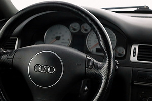 Audi A6 S-Line Quattro Facelift ATM 2.5 TDI 132kW (8 фото из 9)