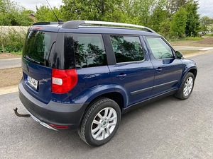 SKODA YETI 2012 2.0 дизель автомат 4x4 (3 фото из 9)