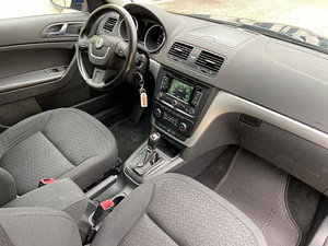 SKODA YETI 2012 2.0 дизель автомат 4x4 (5 фото из 9)