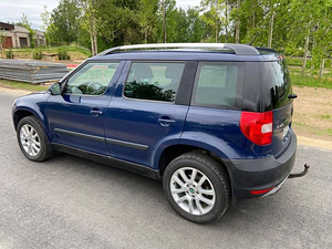 SKODA YETI 2012 2.0 дизель автомат 4x4 (2 фото из 9)