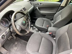 SKODA YETI 2012 2.0 дизель автомат 4x4 (6 фото из 9)