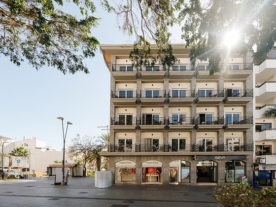 REVERON PLAZA