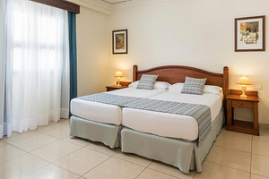 MARYLANZA SUITES & SPA (7 фото из 10)