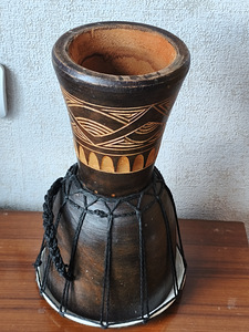 Djembe, muusikainstrument. (3 foto / 4)