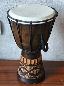 Djembe, muusikainstrument. (2 foto / 4)