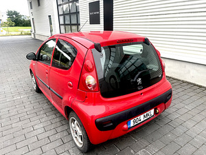 Peugeot 107 (2 фото из 15)