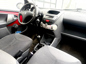 Peugeot 107 (8 фото из 15)