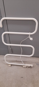 Elektriline rätikuradiator Brisk BK-102PC - spiraal 100W (1 foto / 4)